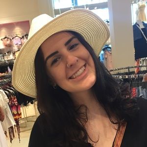 Meet your Posher, Hannah